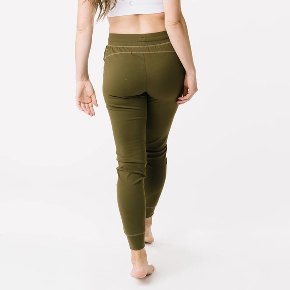 Zyia Olive Unwind Joggers - Picture 3 of 3